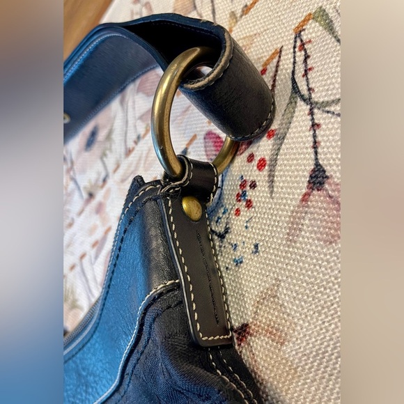 Vintage Coach 10403 | Black Signature Duffle / Crossbody Bag - Picture 10 of 13